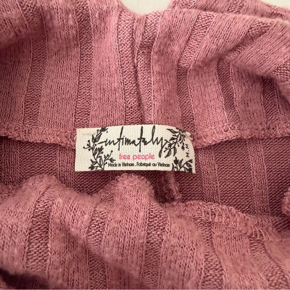 Ribbed Pink Sleeveless Top - Picture 3 of 5